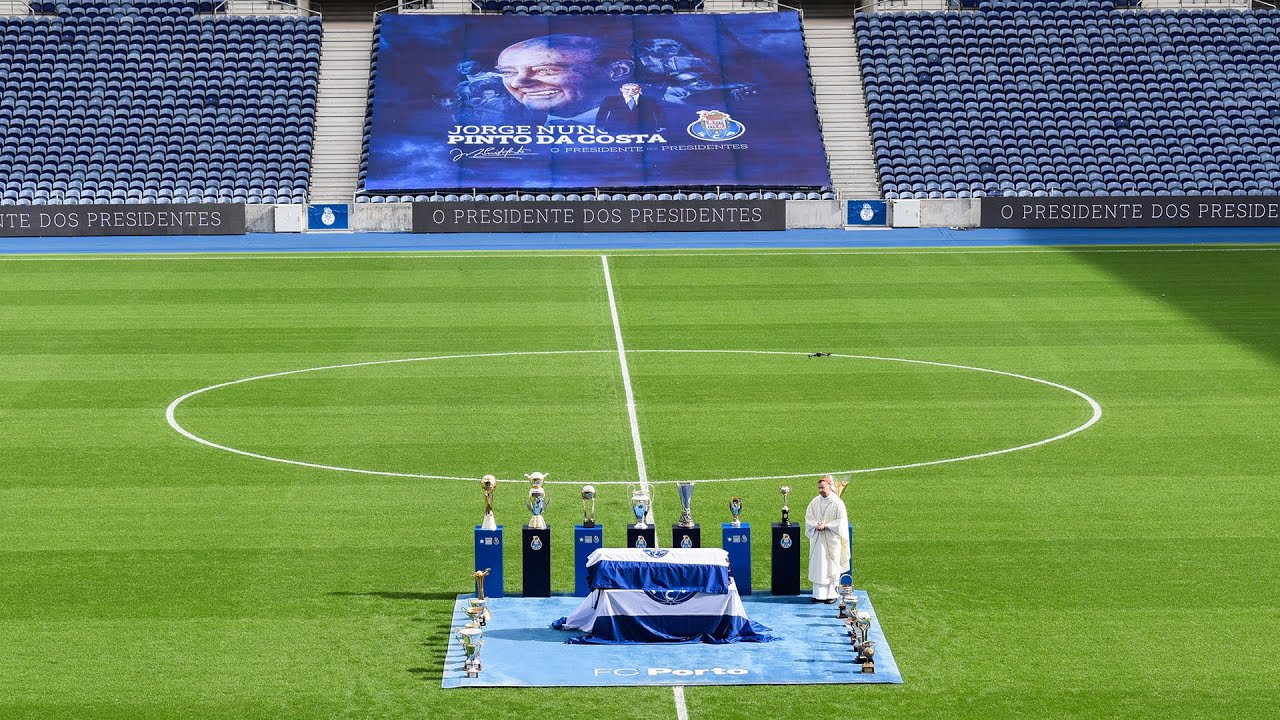 Despedida a Pinto da Costa pinta de azul e branco o Porto