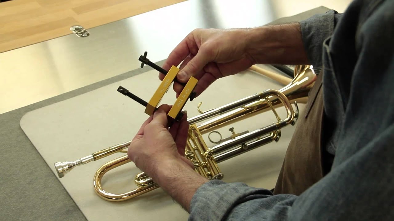 REMOVING STUCK MOUTHPIECE ON A TRUMPET