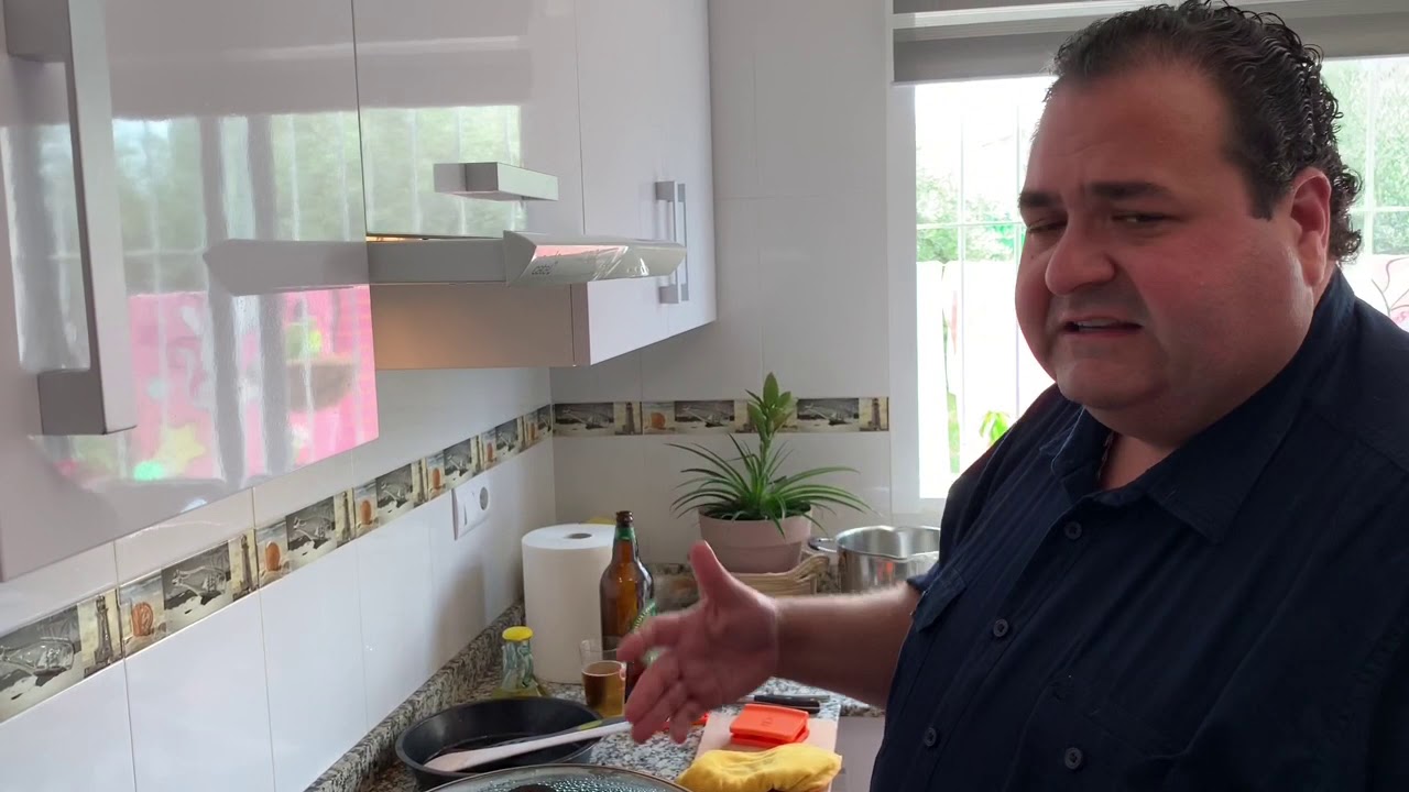 Bacalao frito con tomate  pimiento y berenjena