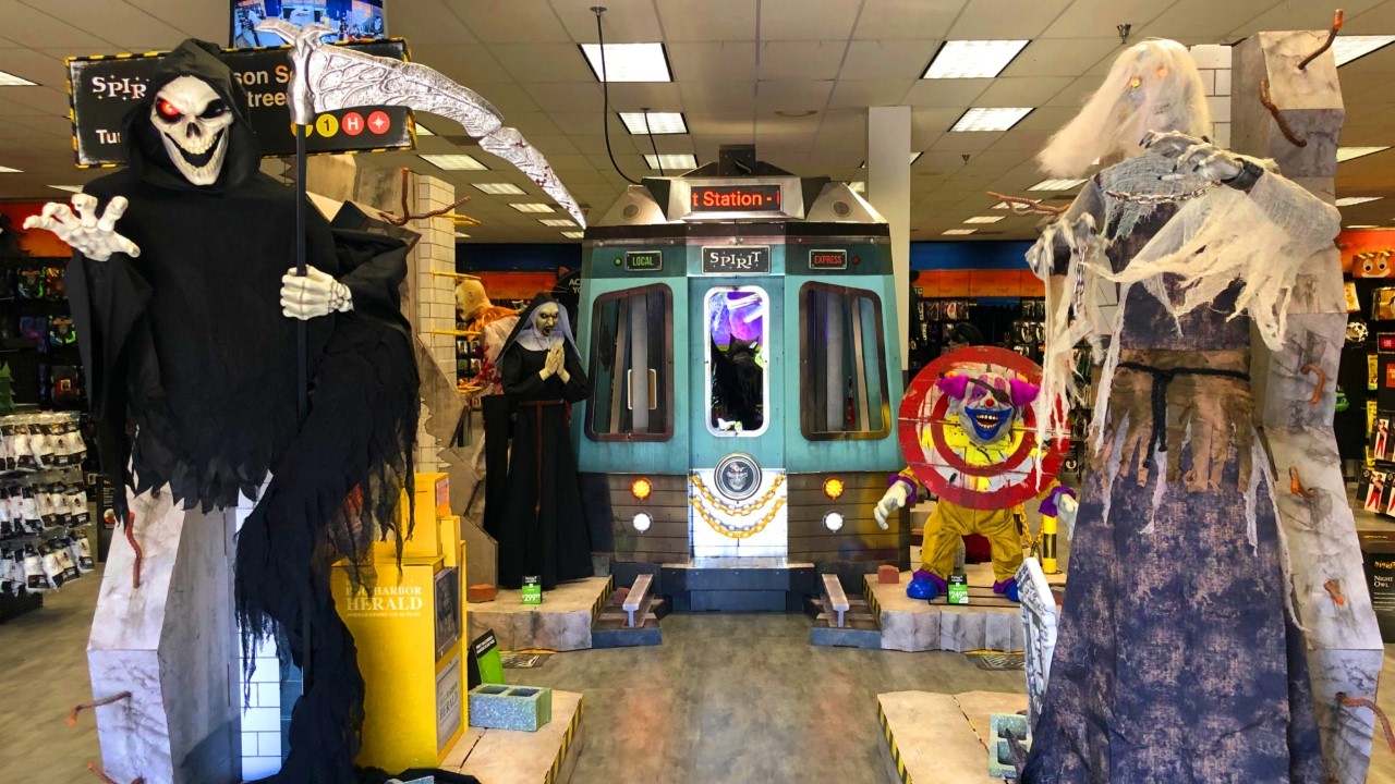 Spirit Halloween 2025 GIANT ANIMATRONICS