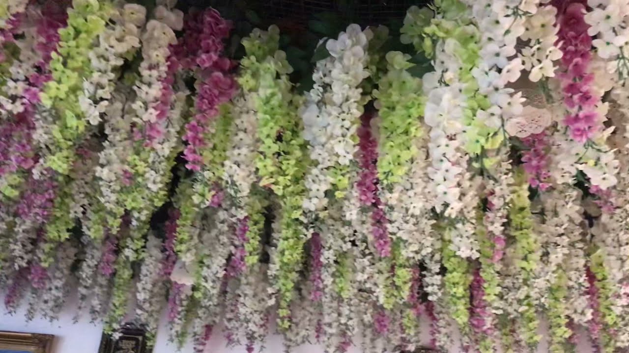 Flowers hanging in the ceiling / Jean Sanara #shorts #malayrestaurant