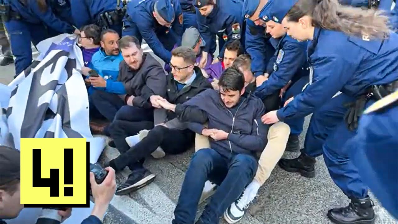 Tüntetők várták Orbánt az MTVA-nál