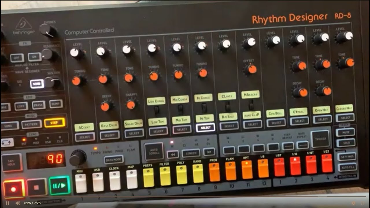 EXPLORACIÓN - Behringer RD-8  por Fabián Prado