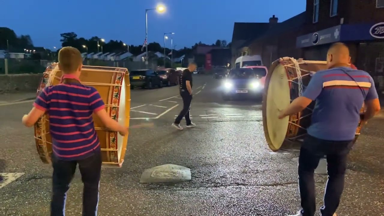 2024 Markethill winner Andy Young and his son Ethan having a tune at the end of the night