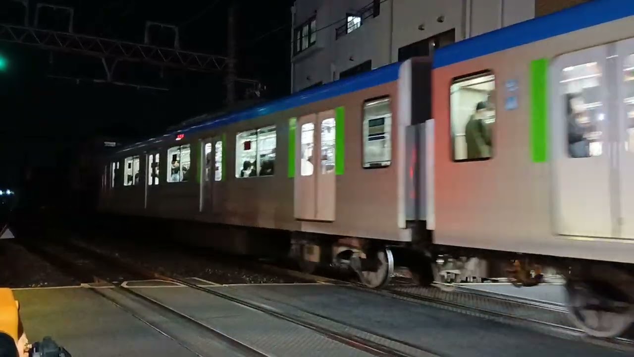 東武アーバンパークライン 逆井駅発着 60000系[61617F] 午後5時54分発各駅停車船橋行き　2025年10月30日木曜日撮影