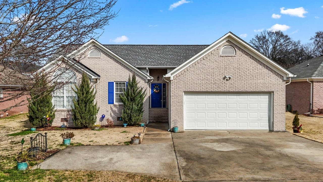 403 E Charlotte Ave, Scottsboro, AL
