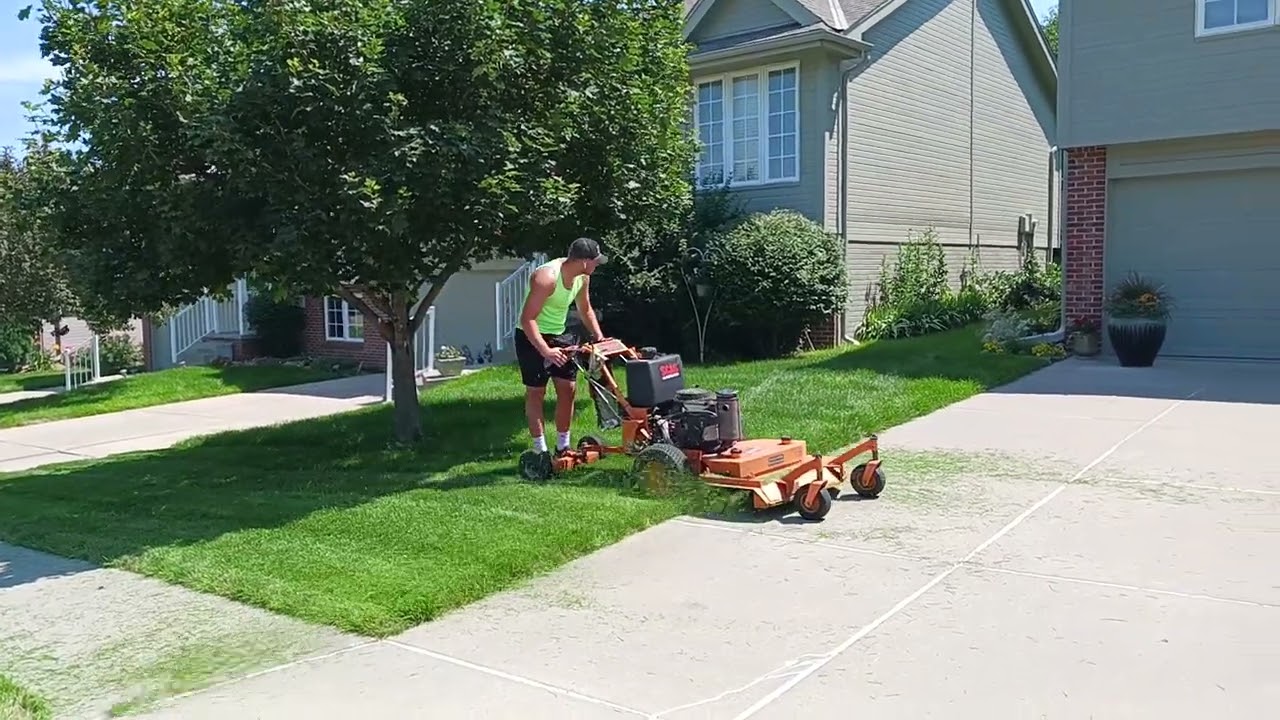 Extremely Loud 2016 Scag SWZ 36" mowing (7-20-23)