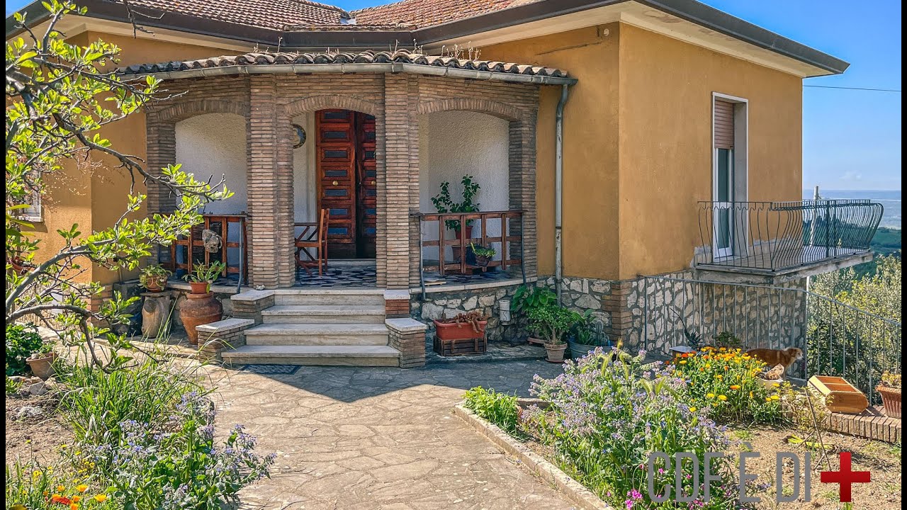Visita dell'immobile | MONTECCHIO (TR), Italia | Villa in centro con terreno edificabile ed uliveto