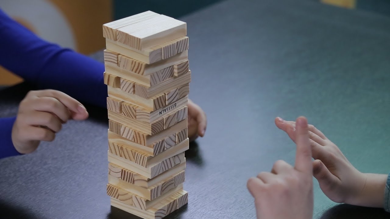 «Игра в четыре руки».  Выпуск 008: Падающая башня от Spin Master