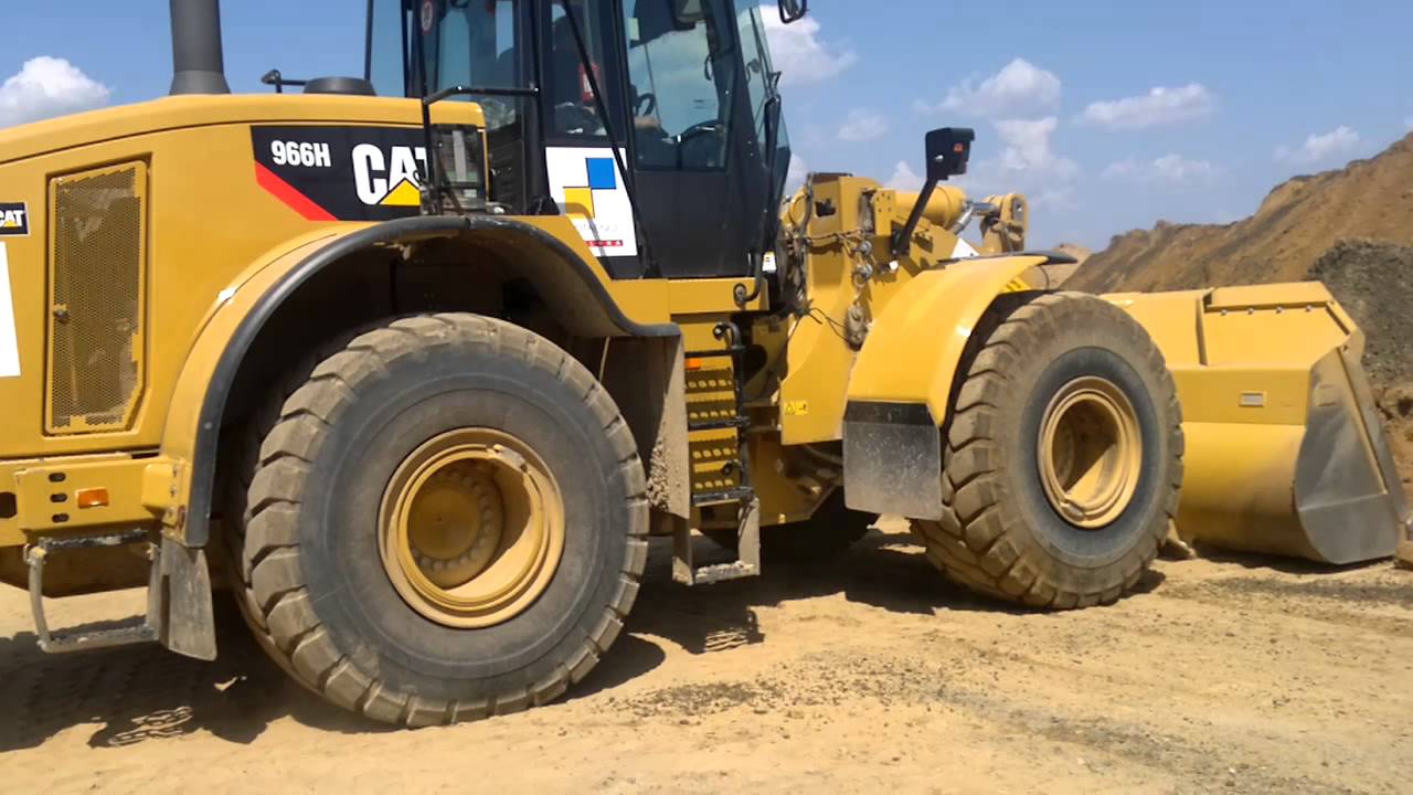 CAT 966H.mp4