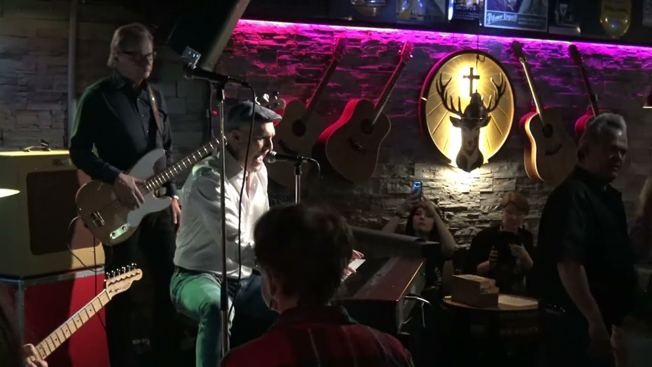 Esa Pulliainen w/Mr Breathless 14.4 2018 Eikan Pub, J&auml;rvenp&auml;&auml;