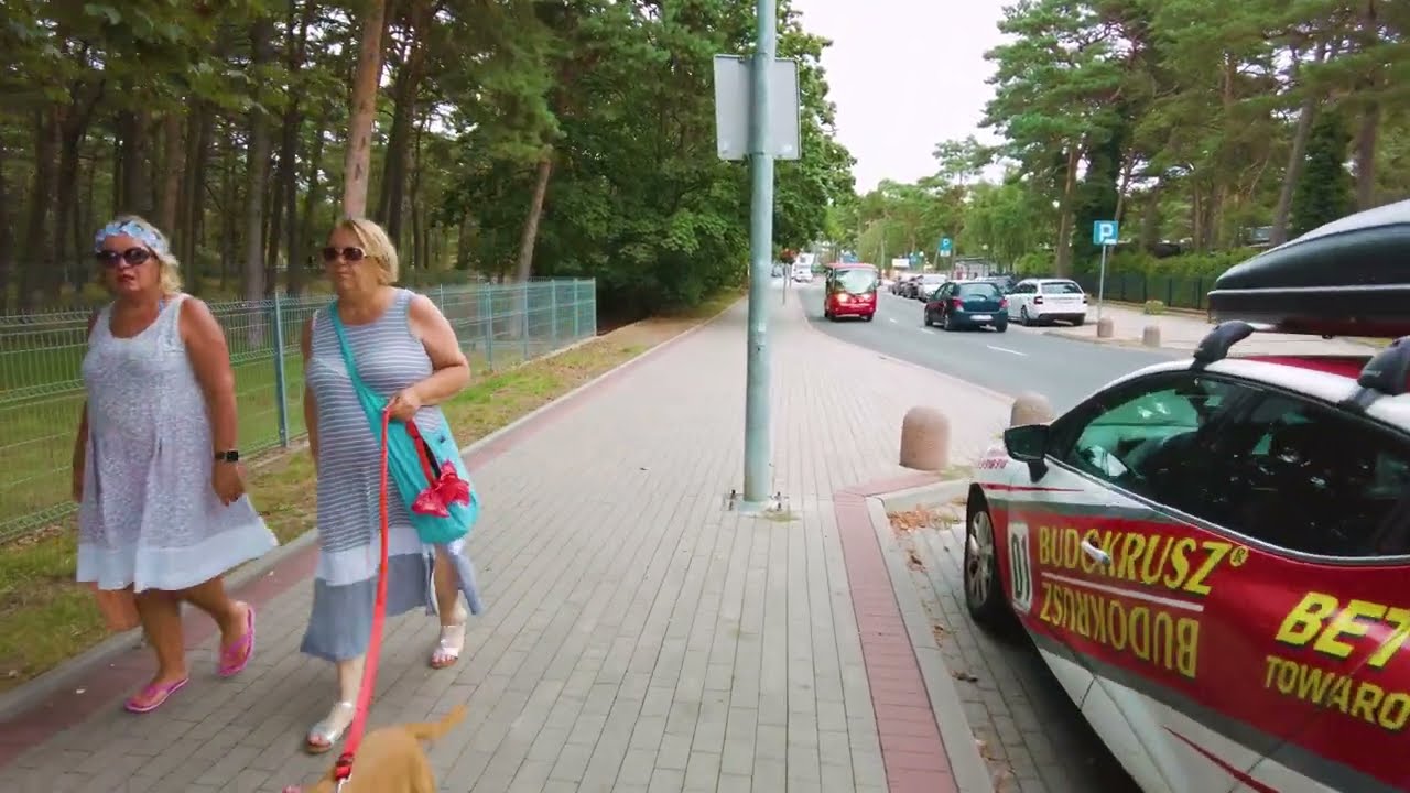 Ustka | Hotel Grand Lubicz & Ulica wczasowa! [4k]