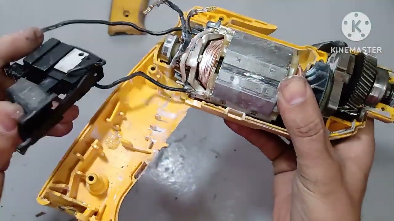 FURADEIRA DEWALT 508  COM  FALHA NO REVERSO !!!