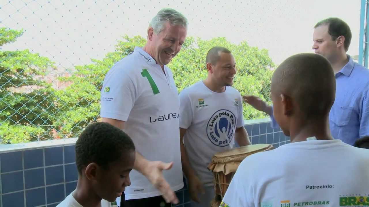 Sean Fitzpatrick at Mar&eacute; Favela Complex