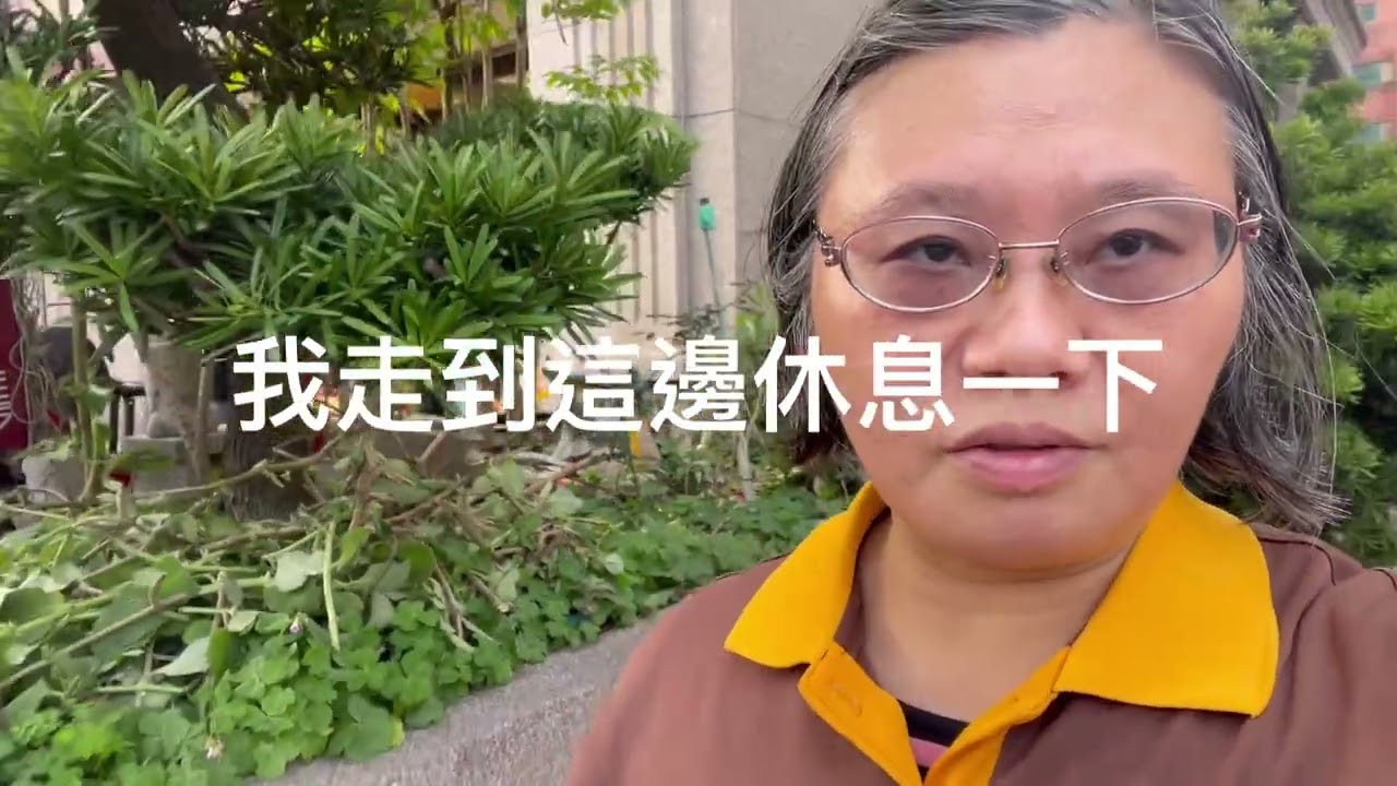 2月14日，西洋情人節，昨天，好天氣，快過年了，最近很多工作，好忙，昨天我感覺又累又熱。我們的晚餐，我煮馬辣鴨血鍋，我加了牛肉片、番茄、香菇、波菜、洋芋、豆腐。這次的馬辣鴨血，我感覺不夠味，比較淡。