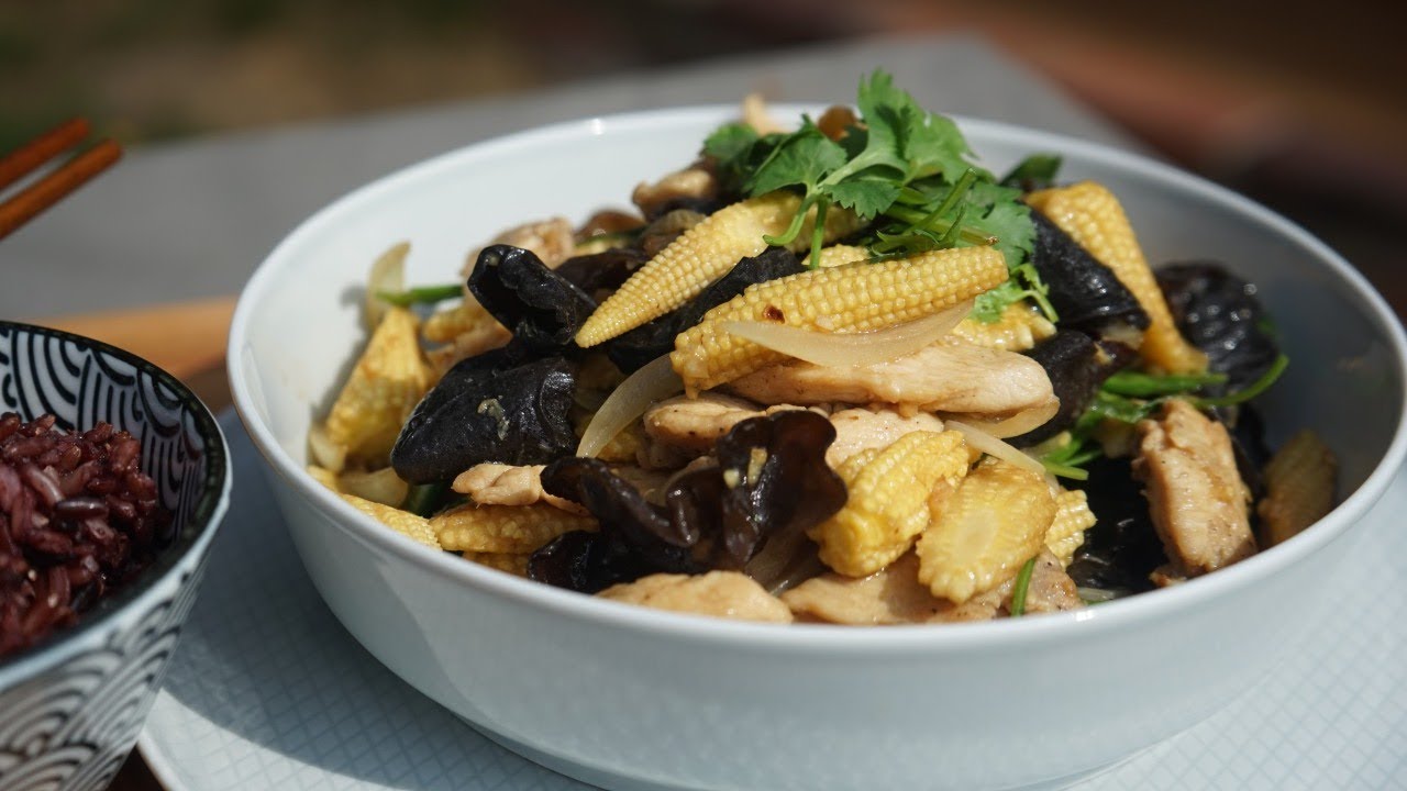 Baby Corn and Chicken Stir-fry - Morgane Recipes