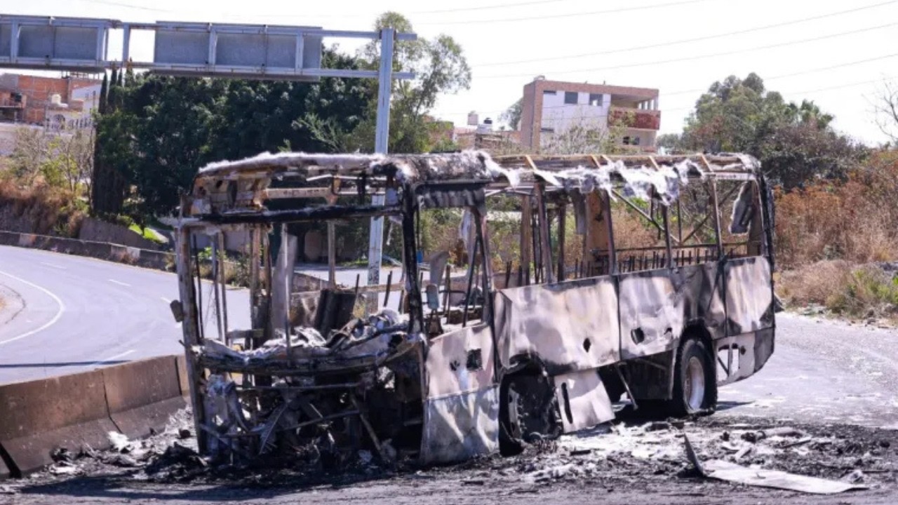 US tourists stranded after Mexico drug lord’s killing sparks wave of violence