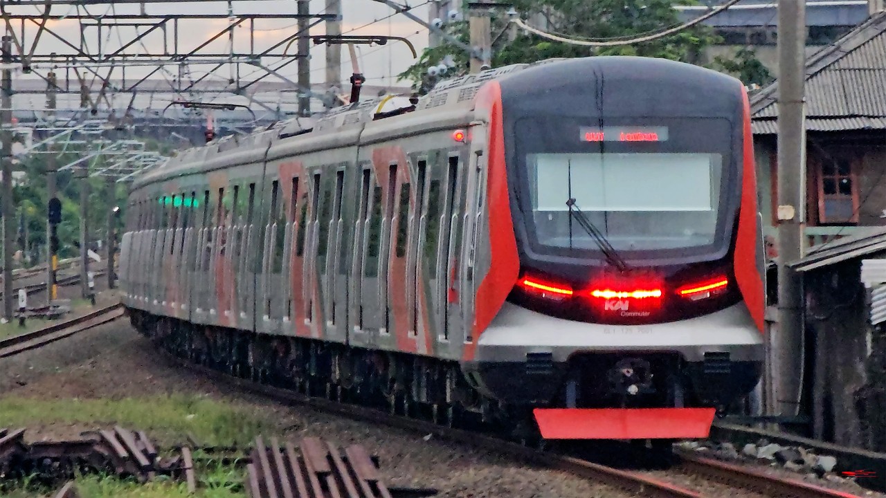 [4K] Stasiun Kranji: Kompilasi Kereta JR 205, CLI-125, CC 201, CC 206 | KRL Commuter Line (2/4)