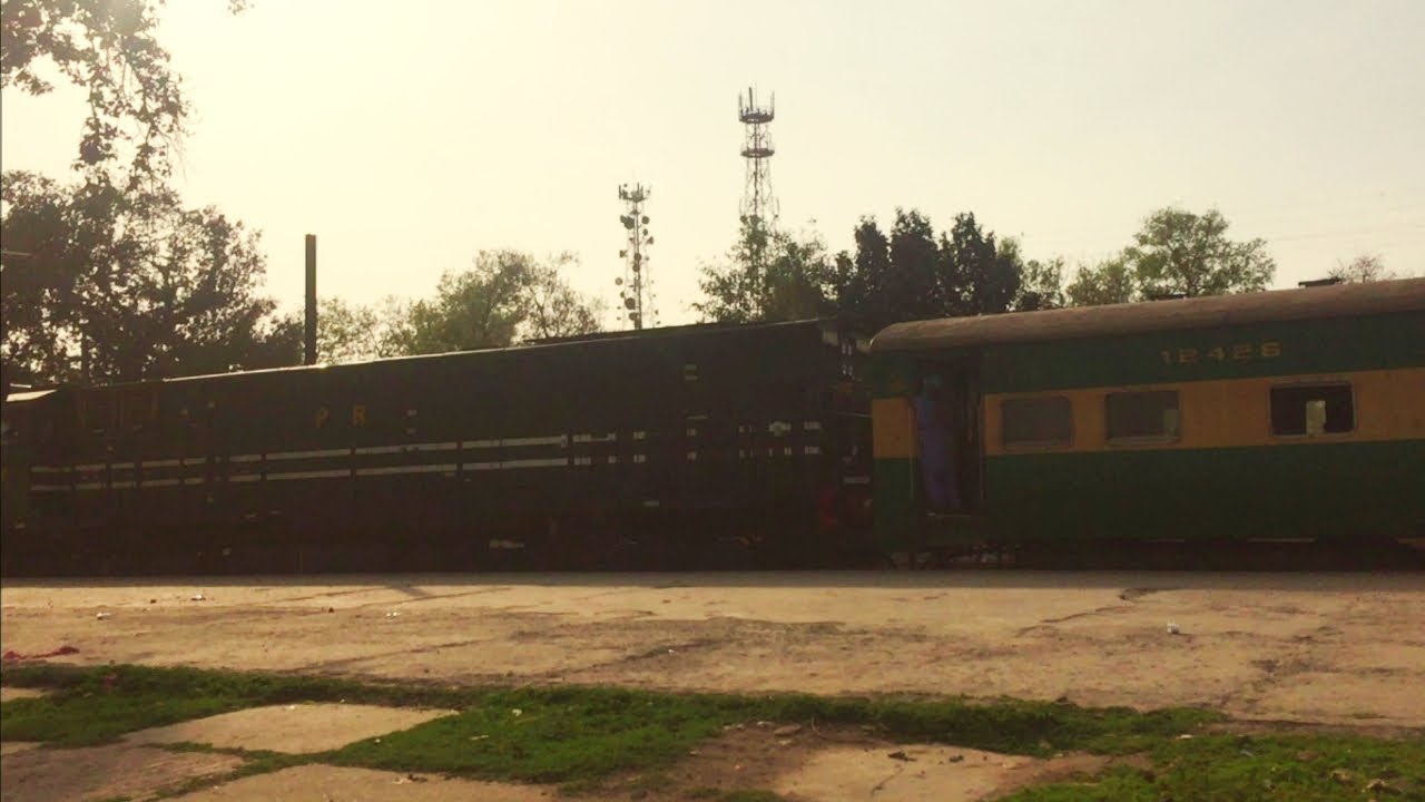Jaffar Express Just Before Lock Down And Quarantine At Raiwind Junction || Pakistan Railways