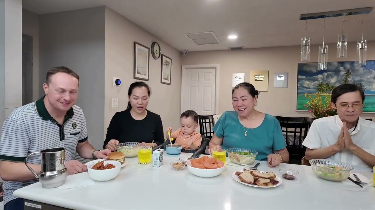 Vlog 3049 ll NAY MẸ NẤU BÁNH CANH CHẢ CÁ- CÔ ELIZABETH QUA THĂM TOÀN NÓI TIẾNG PHÁP