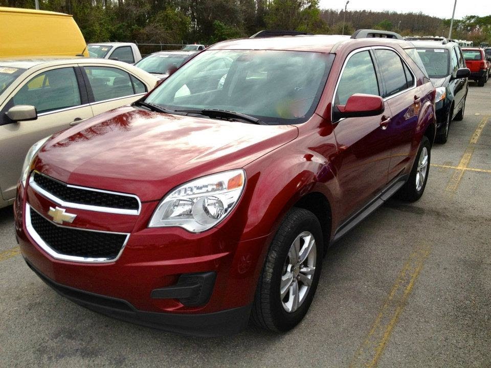 2010 Chevrolet Equinox LT 2.4L Start Up, Quick Tour, & Rev With Exhaust View - 86K