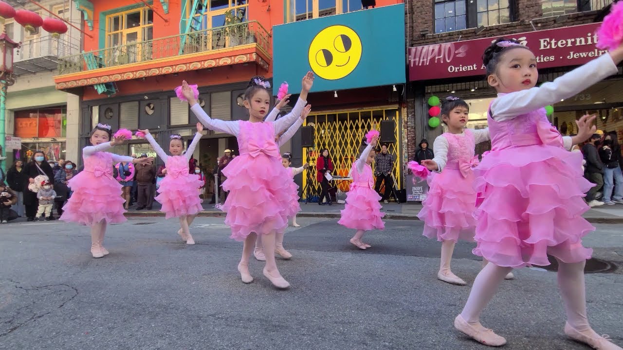 Kids Traditional Chinese Dance Performance