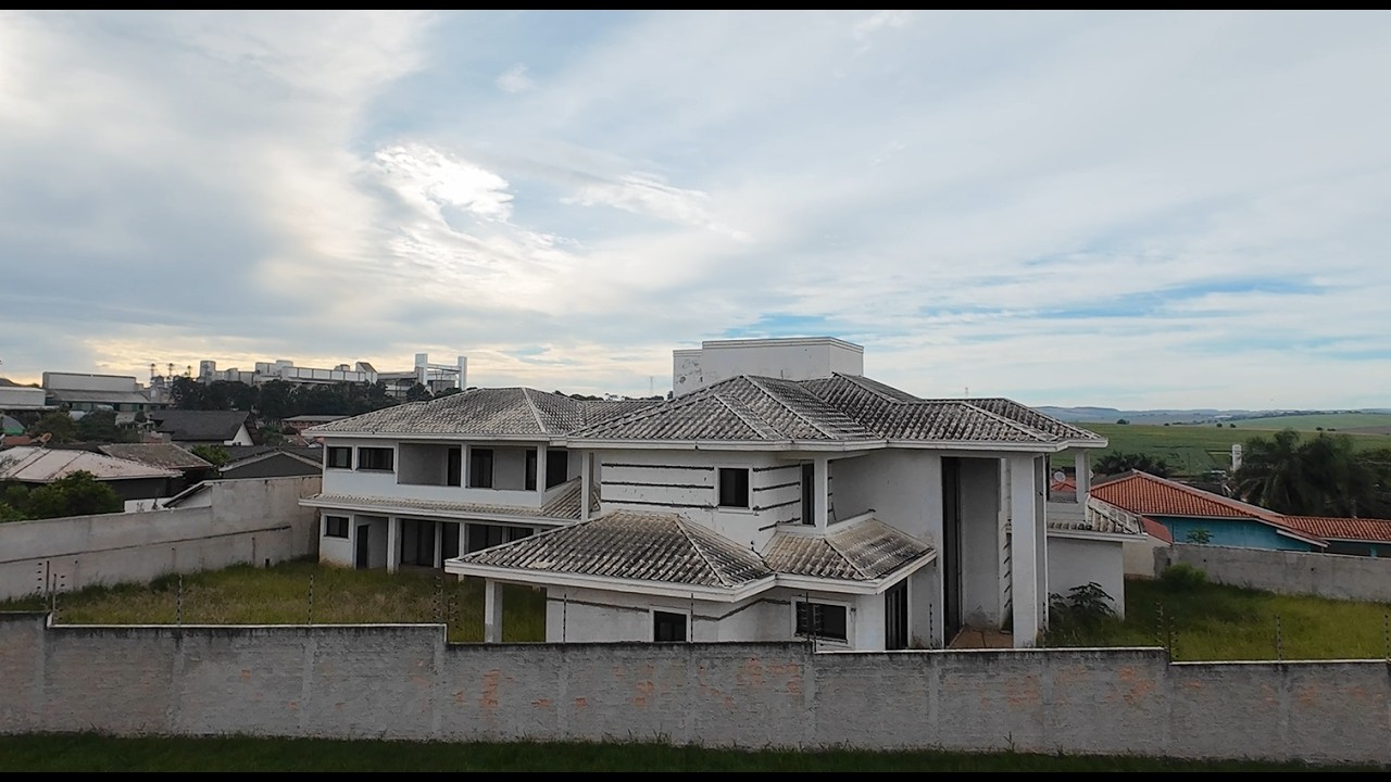 EXPLORANDO UMA MANSÃO ABANDONADA COM O DJI AVATA 2 😮