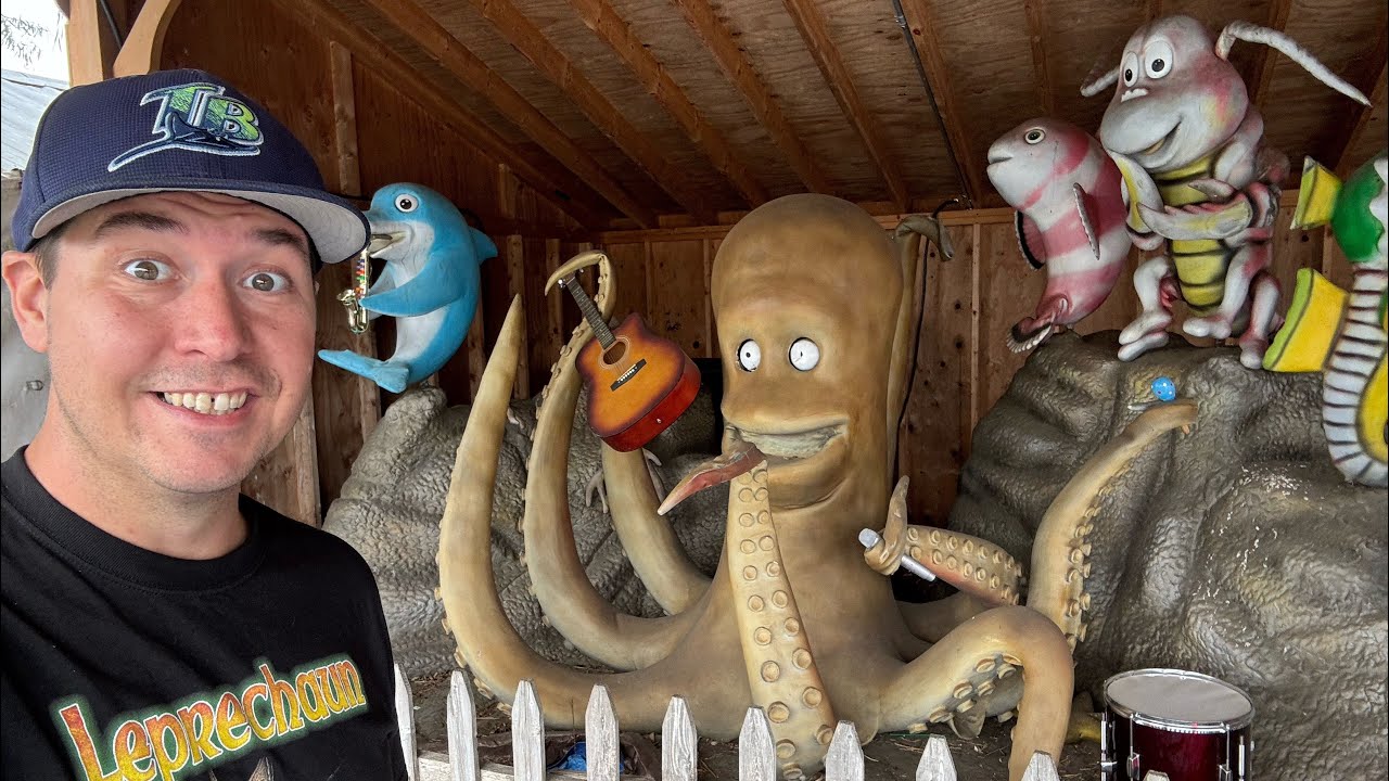 World’s Largest General Store Country Junction Is WILD - Animatronics + Taxidermy - Poconos, PA 