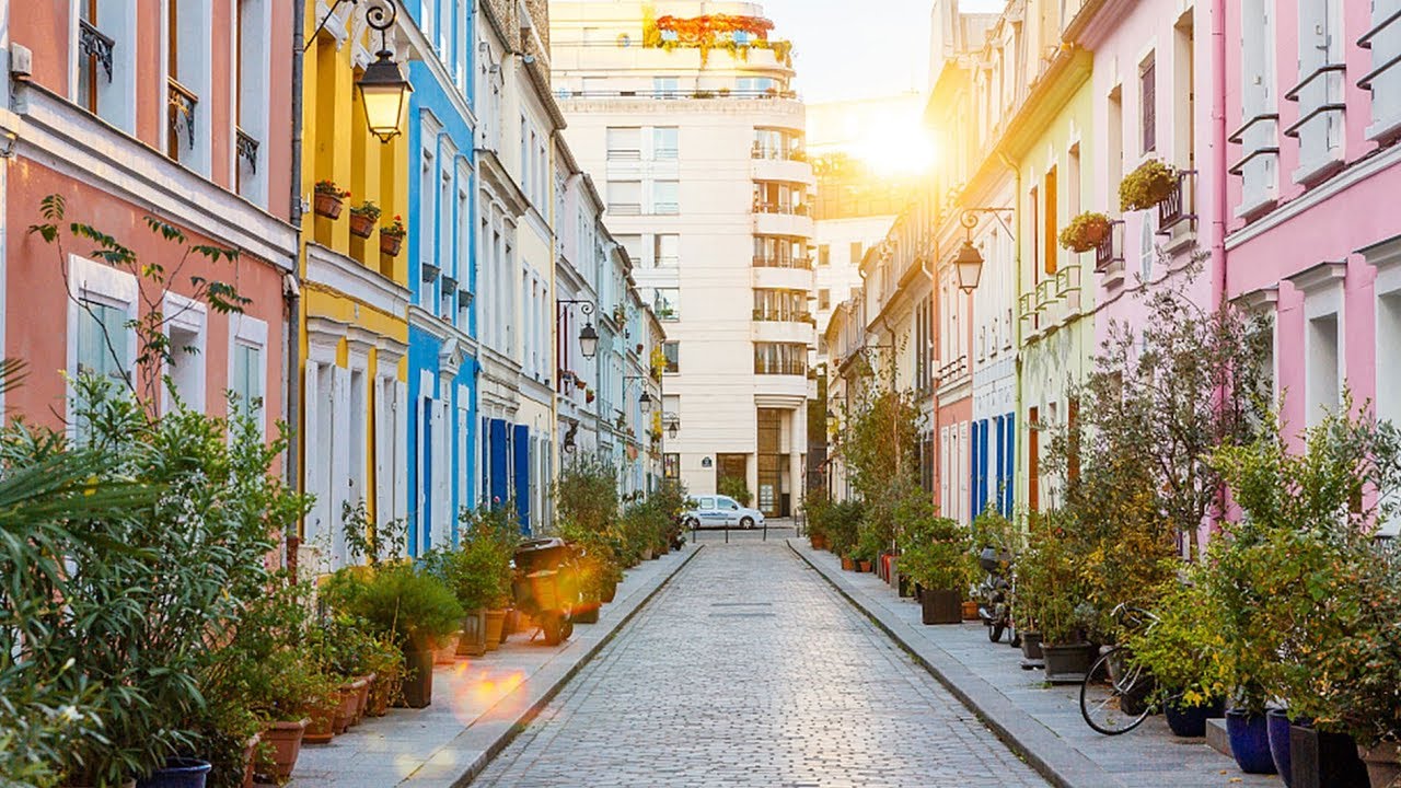 Paris neighborhood flooded with Instagrammers