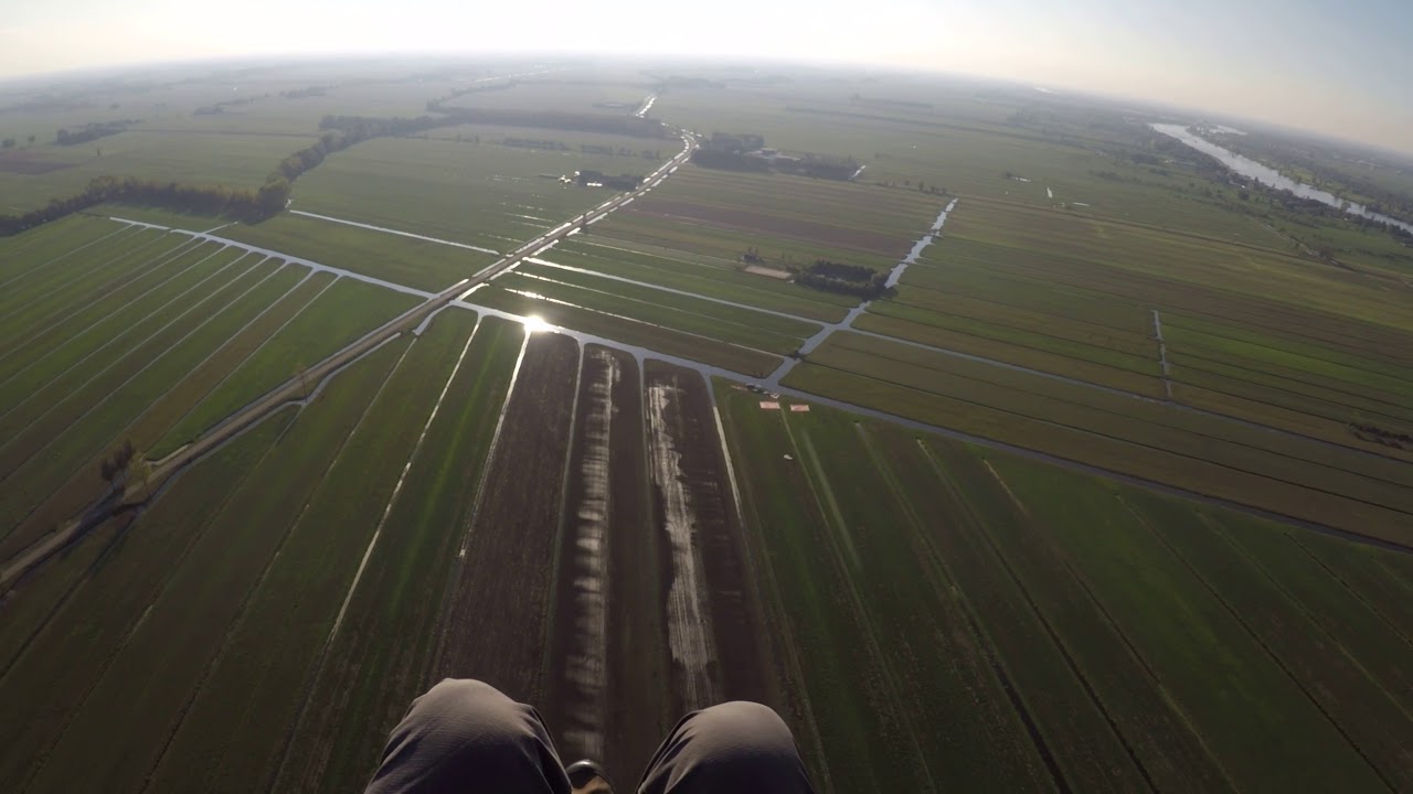 Ameide - The Netherlands - 19-10-2018 - Maurik Paragliding