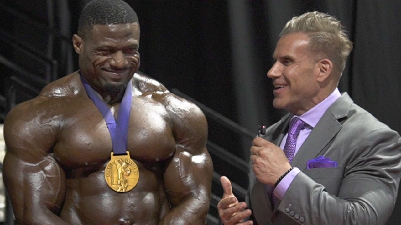 Эндрю Джекед реагирует на победу на турнире Arnold UK вместе с Джеем Катлером и Крисом Кормье!