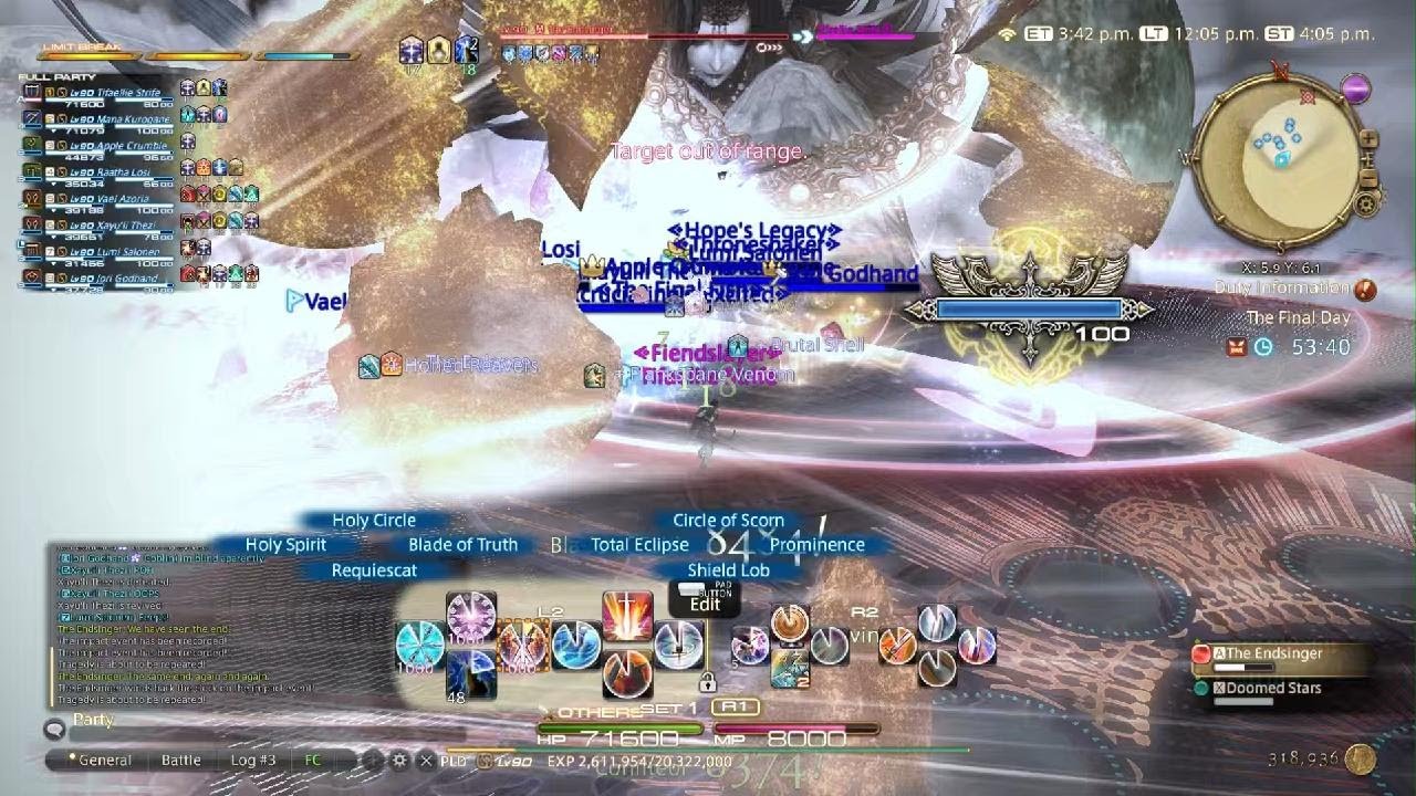 FINAL FANTASY XIV playing as paladin tank