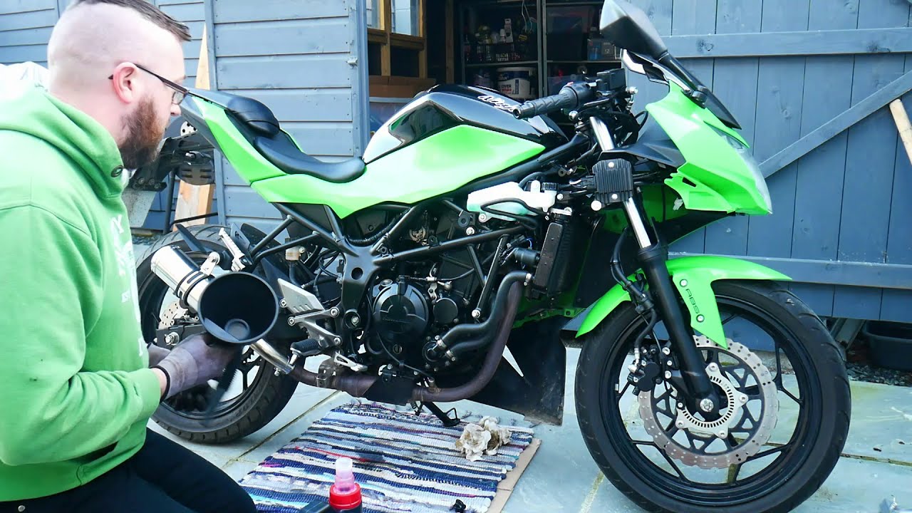 Changing the engine oil and filter on a Kawasaki Ninja 250SL