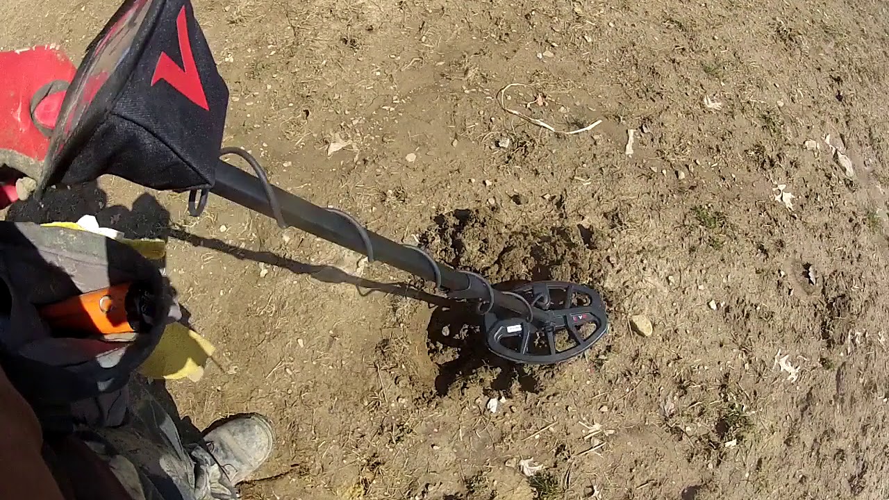 Minelab Vanquish back in the hunted out park.