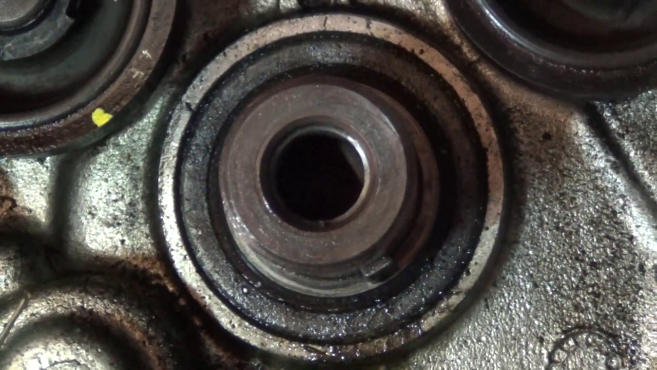 Ferrari Mondial QV 1985, Front Main Oil Seal Removal/Reinstallation