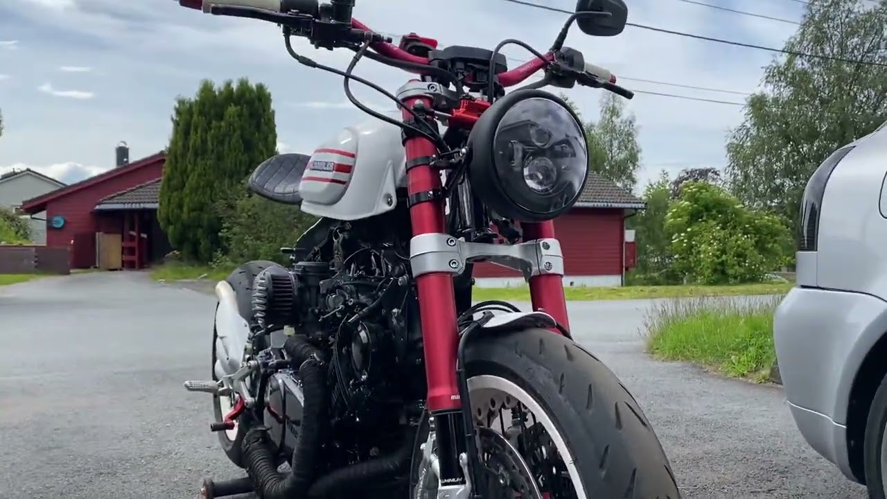 Yamaha tr1, aka xv750-xv920-xv1000, built with Mv Agusta Brutale Dragster front and rear.