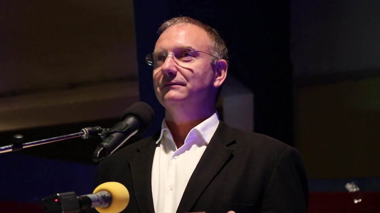 Marko Stojanović, glumac, član GO SPS, na proslavi 29 godina vranjskih socijalista.