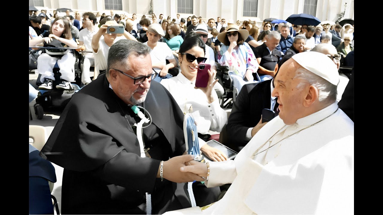 Padre M&aacute;rlon M&uacute;cio se encontra com papa Francisco e apresenta o Hospital  para doen&ccedil;as raras.