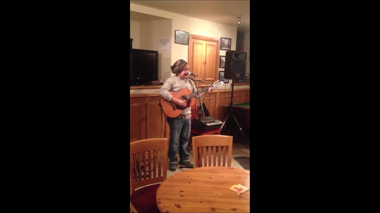 Andy Chung Kelty Clippie live at the Larachmhor