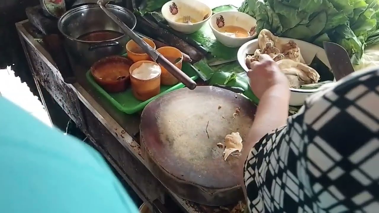 ANEH! DARI LUAR NAMPAK SEPI TERNYATA MASAK TERUS MELAYANI PESANAN PEMBELI