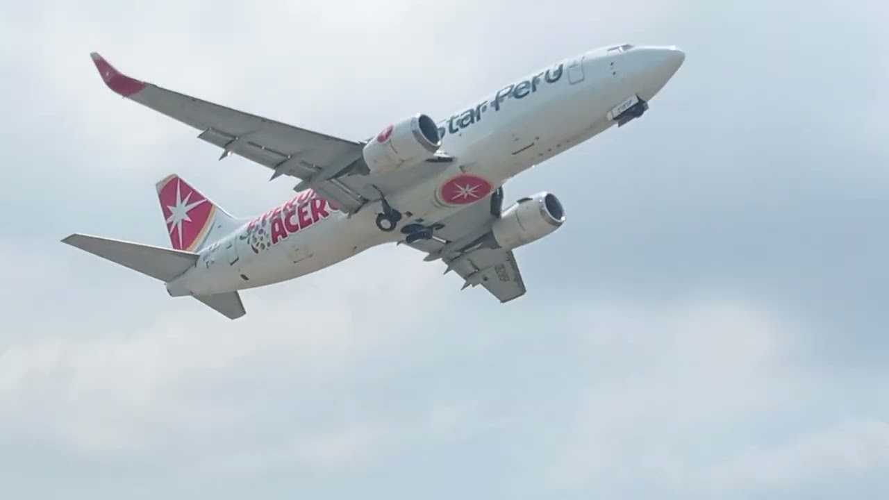 Takeoff Boeing 737 Star Per&uacute; RWY24 SPQT