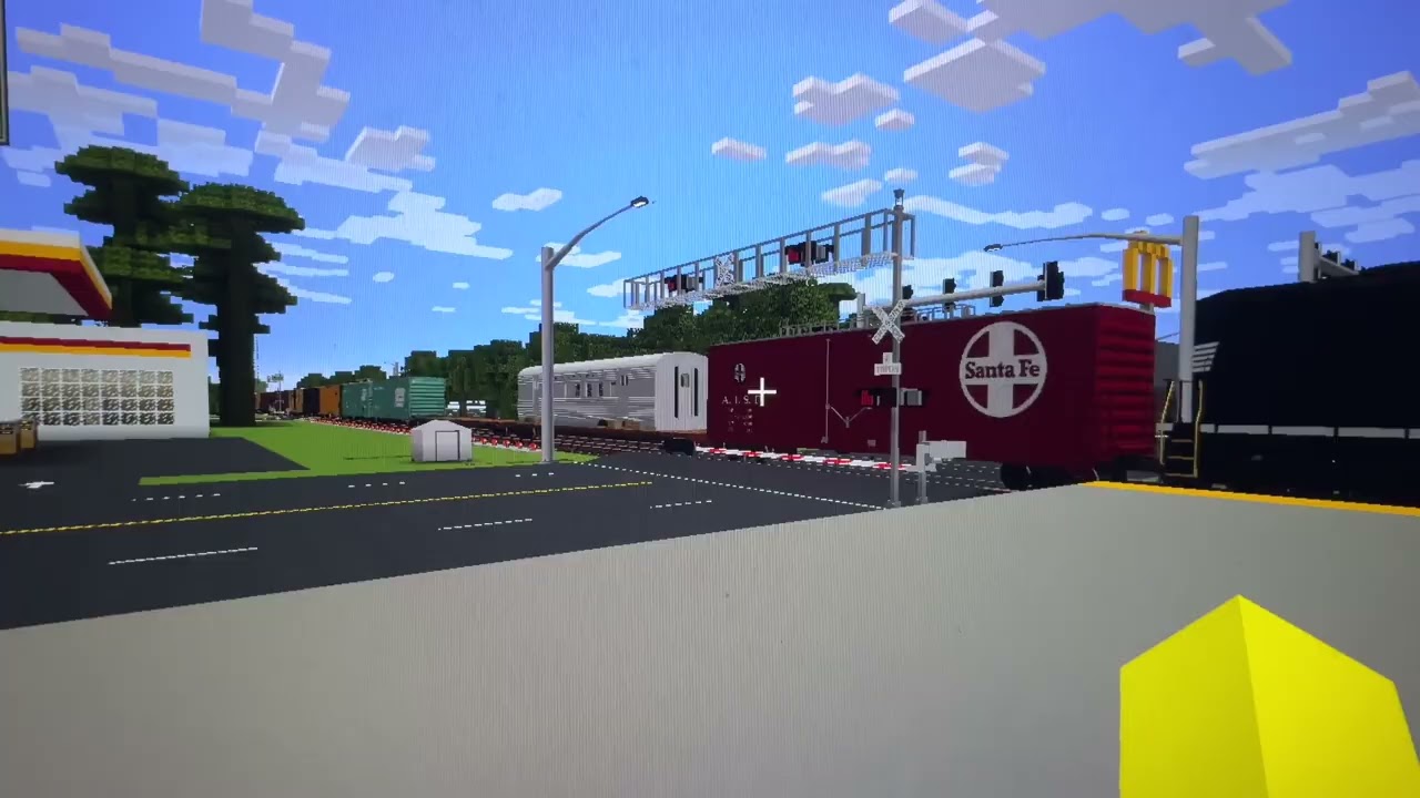 Norfolk Southern Long Manifest with Granny and Sylvester Applauding and Tweety Appearing on Stage 3