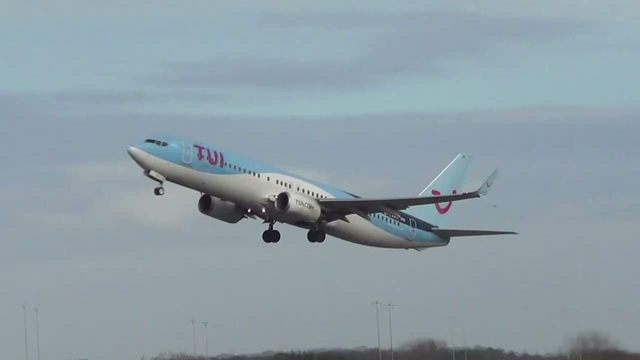 Windy winters day planespotting at Cardiff Airport (27/10) | Incl TUI, Vueling, Enter air