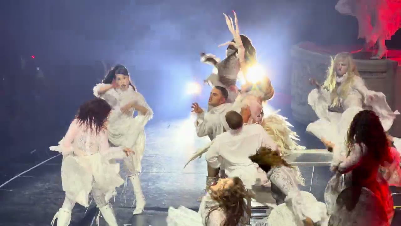 Lady GaGa- Bad Romance - Live In Barcelona- 28/10/25