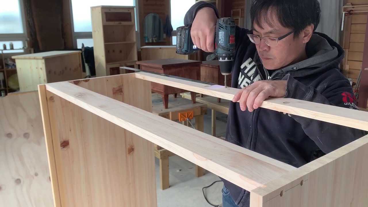 [Woodworking] Making A Chest Of Drawers With A Raised Panel Cabinet Door