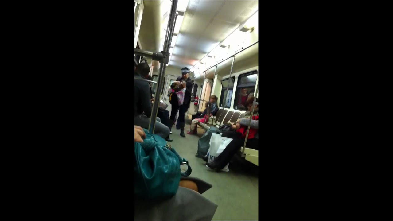 Музыканты в метро Москвы
