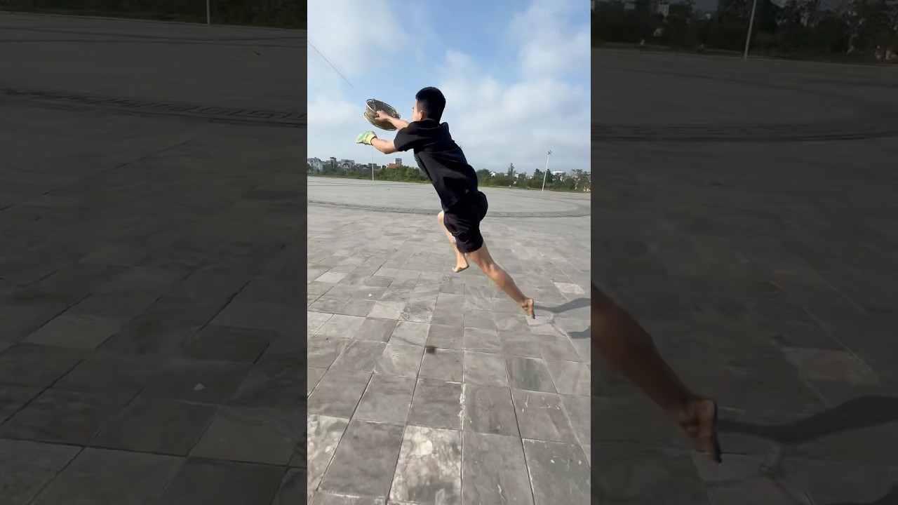 Thả diều gi&oacute; qu&aacute; mạnh nghệ nh&acirc;n bị diều k&eacute;o bay l&ecirc;n trời qu&aacute; zữ..#shotrs #kite #xuhuong #patang
