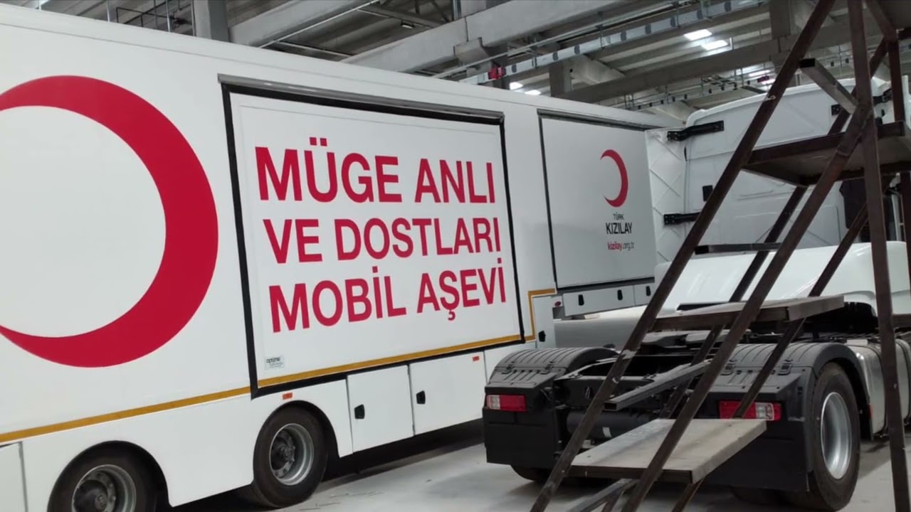 Günlük 25 Bin Ekmek Üretebilen Dev Mobil Fırın