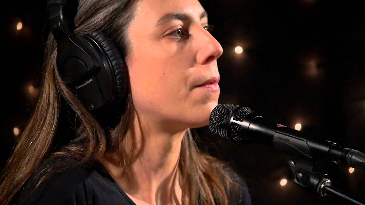 Julia Holter - Feel You (Live on KEXP)