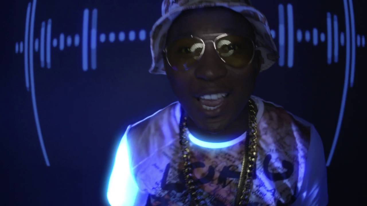 Khuli Chana - Ma Hamba Yedwa (Prod. by Beatmochini)
